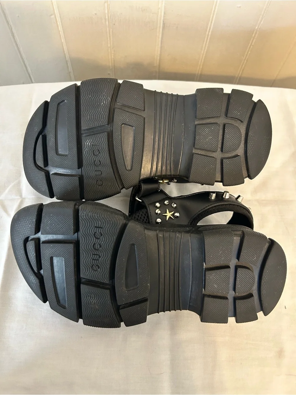 Authentic Gucci Aguru Studded Sandals/Men’s 7- Women’s 8.5